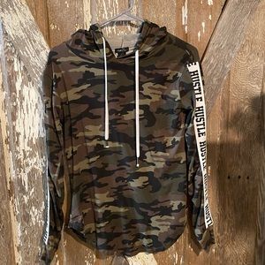 Camo, hustle long sleeve tee